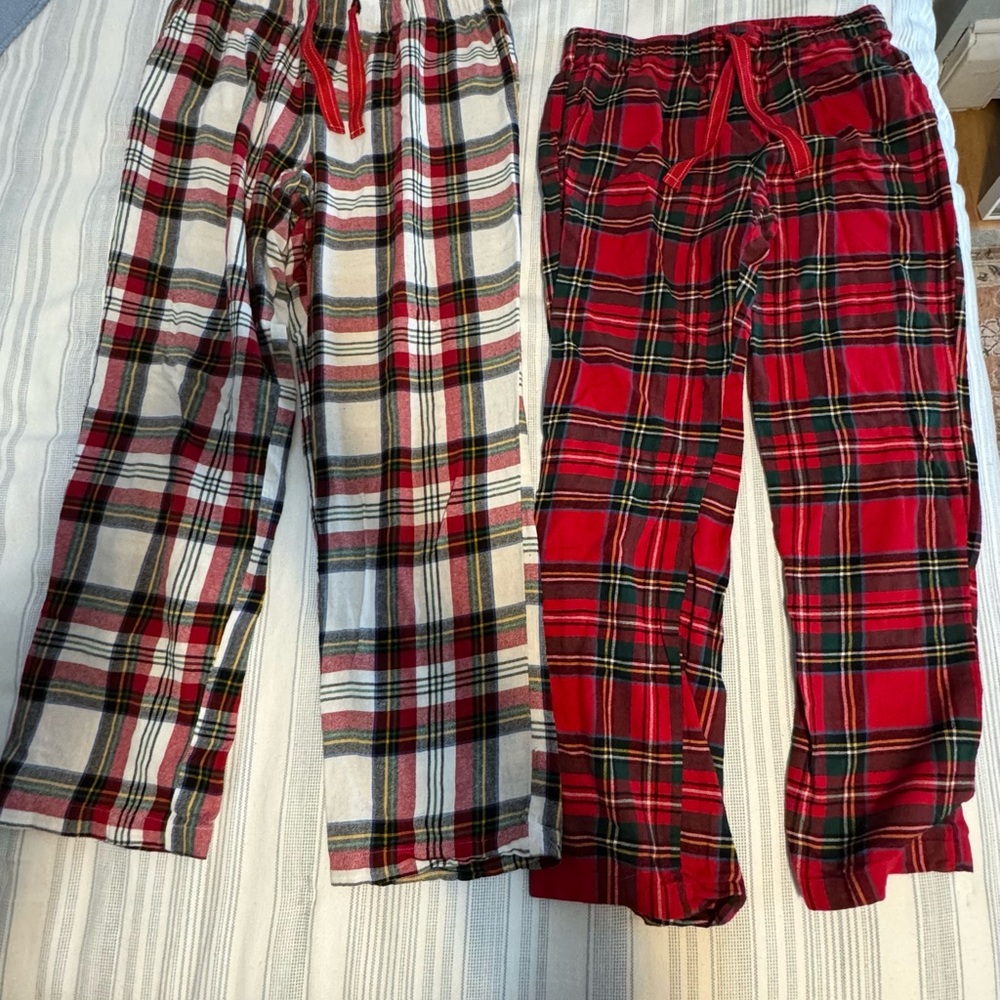 Old Navy Women's Plaid Pajama Pants - Red, White, and Black